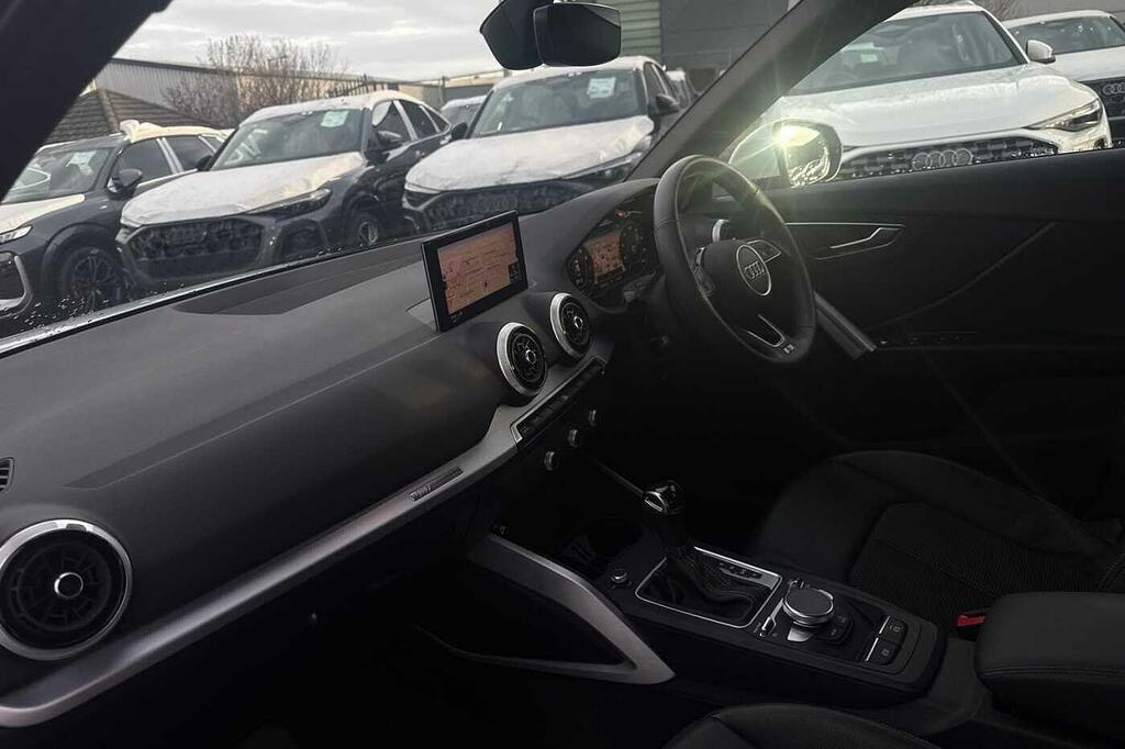 Audi Q2 S Line 35 Tfsi 150 Ps S Tronic LV72OVB White #2