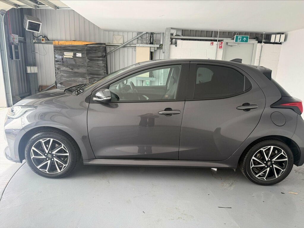 Toyota Yaris 1.5 Vvt-h Design E-cvt Euro 6 Ss SA22PXC Grey #3