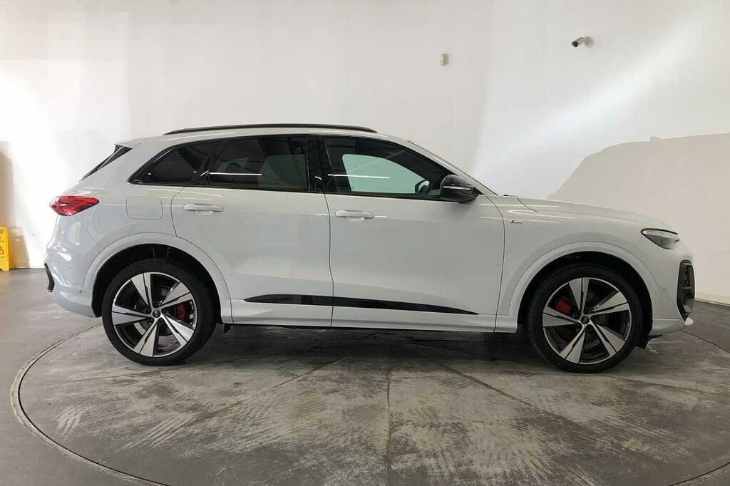 Audi Q5 Suv Edition 1 Tdi Quattro 204 Ps S Tronic SM25XVC White #4