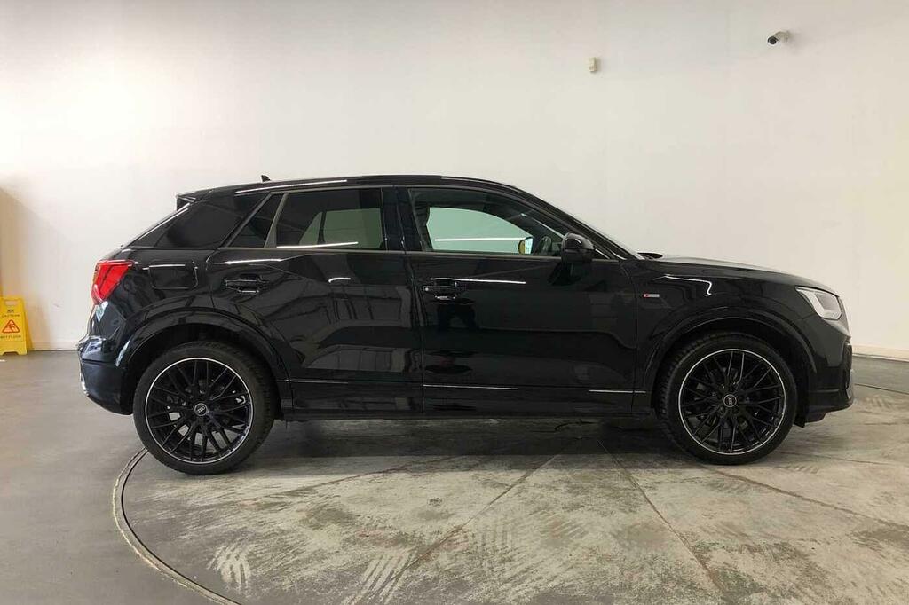 Audi Q2 Black Edition 30 Tfsi 110 Ps 6-Speed SK22AVY Black #4