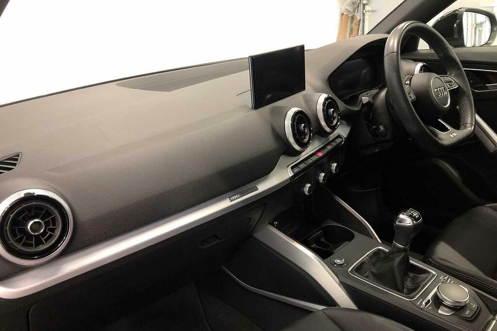 Audi Q2 Black Edition 30 Tfsi 110 Ps 6-Speed SK22AVY Black #2