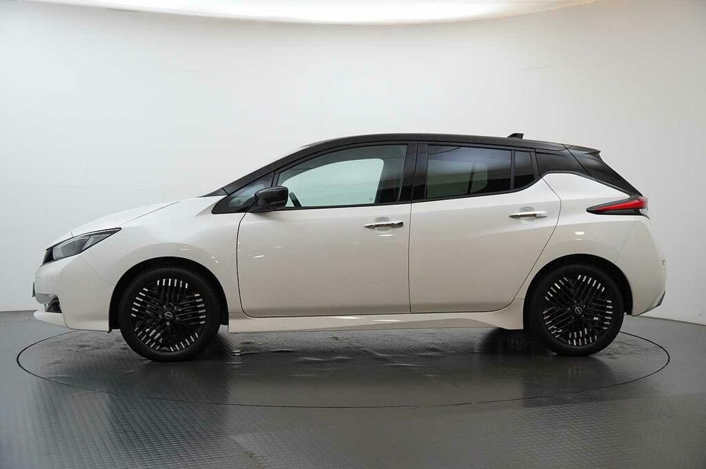 Nissan Leaf 39Kw N-connecta With Sat Nav And 360 View Cam DS72XLR White #5