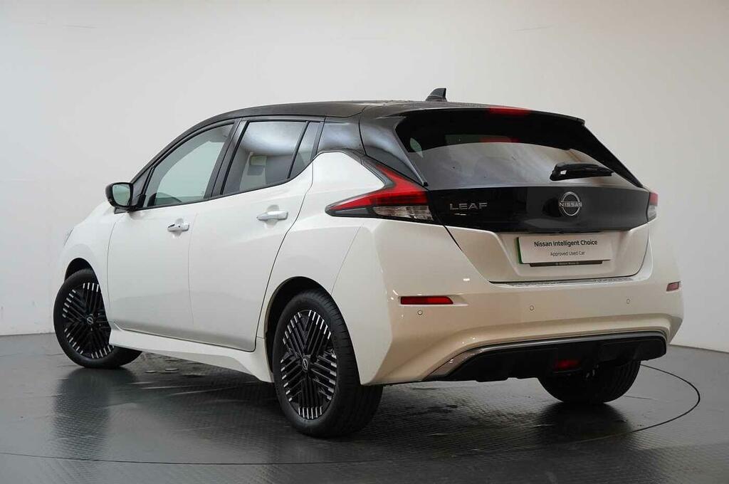 Nissan Leaf 39Kw N-connecta With Sat Nav And 360 View Cam DS72XLR White #3
