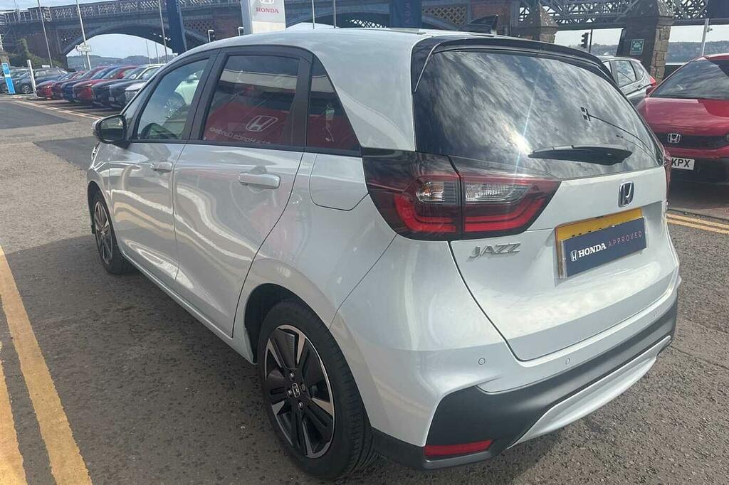 Honda Jazz 1.5 I-mmd Hybrid Advance Ecvt SR73KFC White #3