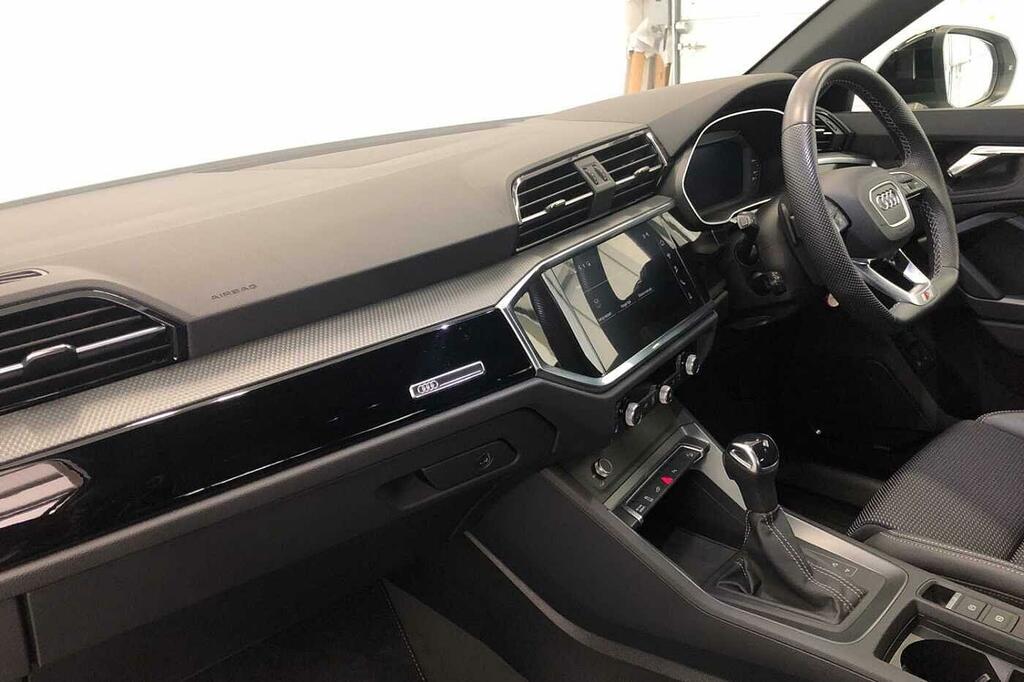 Audi Q3 Black Edition 45 Tfsi E 245 Ps S Tronic White #2