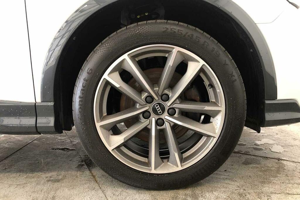 Audi Q3 Black Edition 45 Tfsi E 245 Ps S Tronic White #5