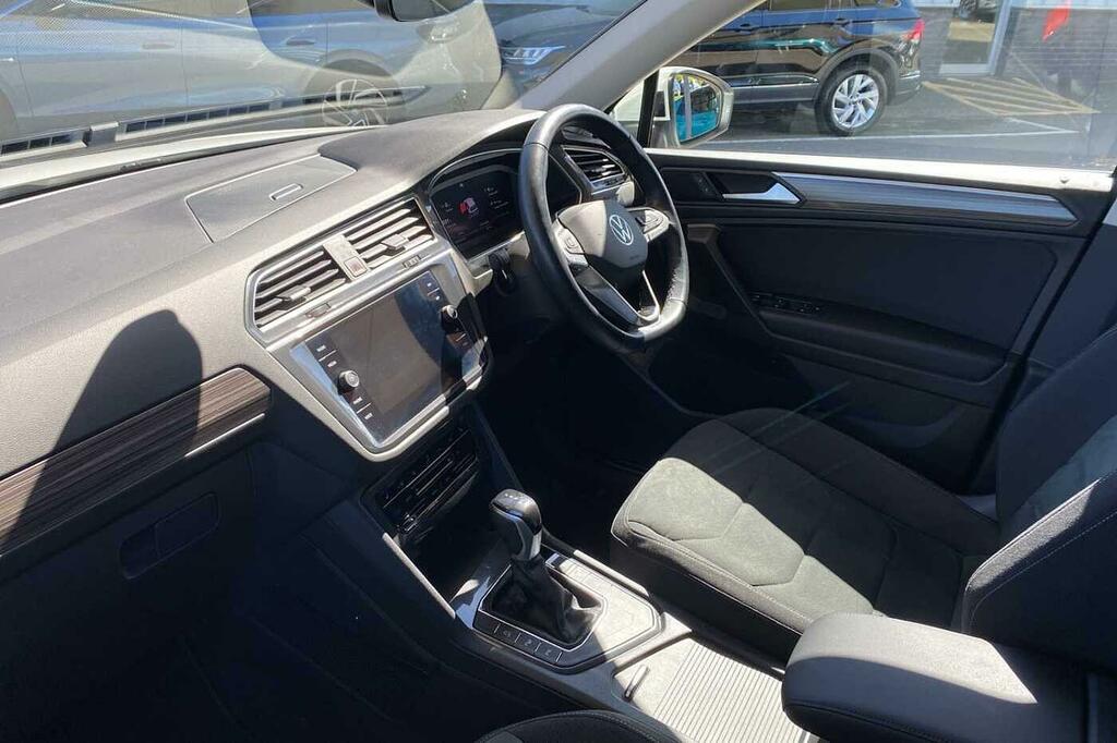 Volkswagen Tiguan Allspace 1.5 Tsi Elegance Dsg White #2