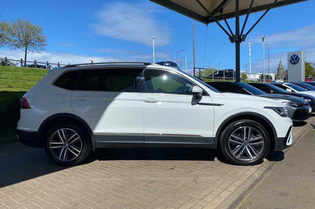 Volkswagen Tiguan Allspace 1.5 Tsi Elegance Dsg White #4