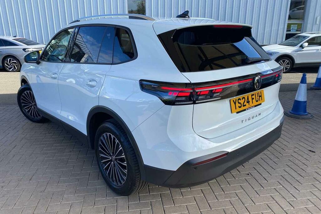 Volkswagen Tiguan 2.0 Tdi Match Dsg White #3