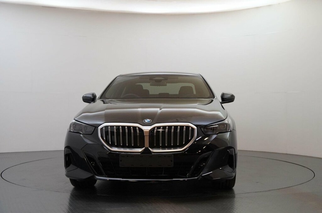 BMW 5 Series 520I M Sport Saloon SO75CCX Black #2