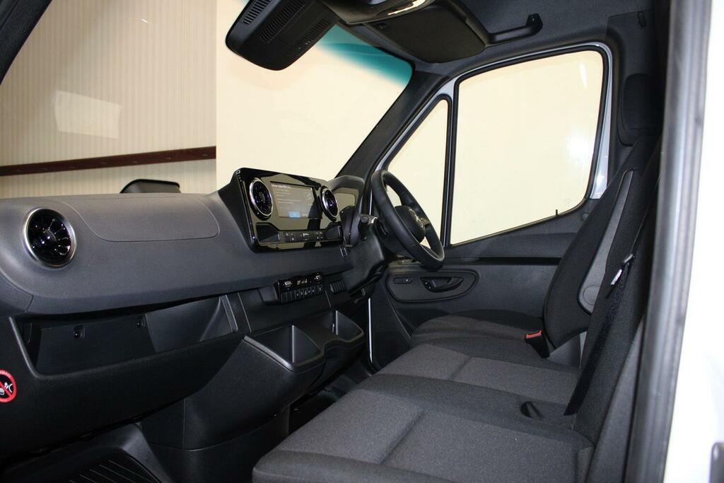 Mercedes-Benz eSprinter Pro White #14