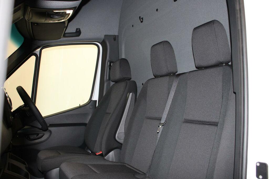 Mercedes-Benz eSprinter Pro White #18