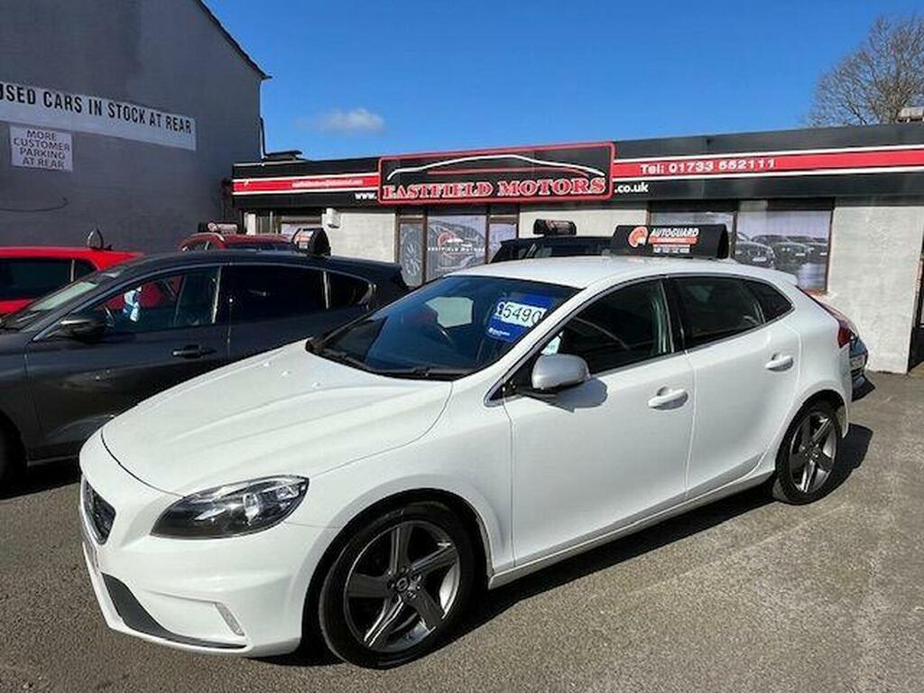 Volvo V40 Hatchback 1.6 D2 R-design Euro 5 Ss 20146 AK64OTC White #2