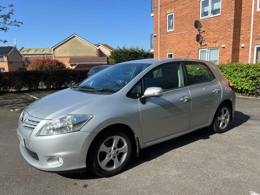 Toyota Auris Hatchback 1.33 Dual Vvt-i Tr Euro 4 Ss 201 Silver #3