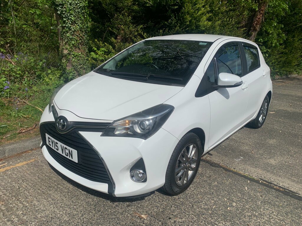 Toyota Yaris 1.0 Vvt-i Icon Hatchback Euro 6 White