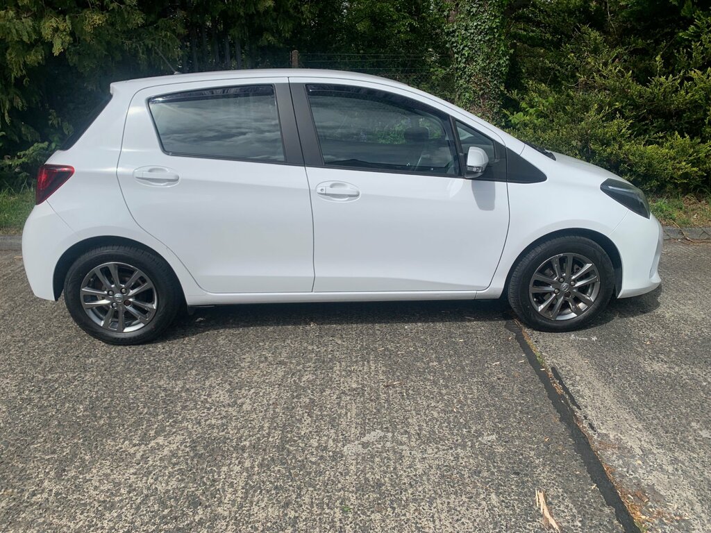 Toyota Yaris 1.0 Vvt-i Icon Hatchback Euro 6 White #4
