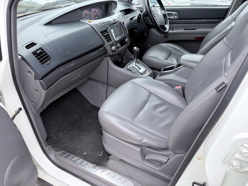 SsangYong Rodius 2.0 S 155 Bhp Black #6