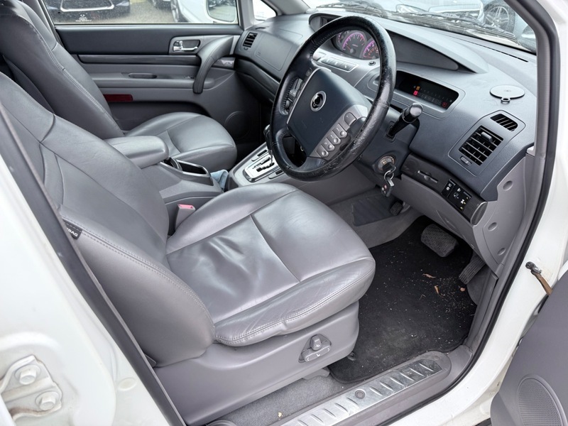 SsangYong Rodius 2.0 S 155 Bhp Black #5