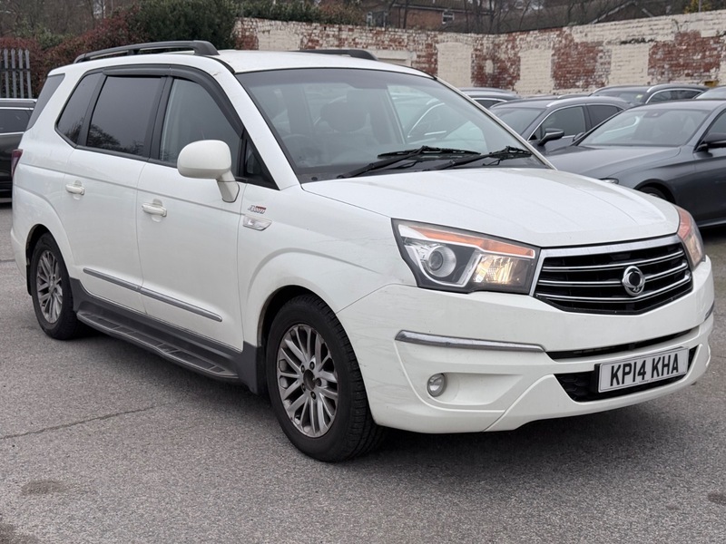 SsangYong Rodius 2.0 S 155 Bhp Black #2