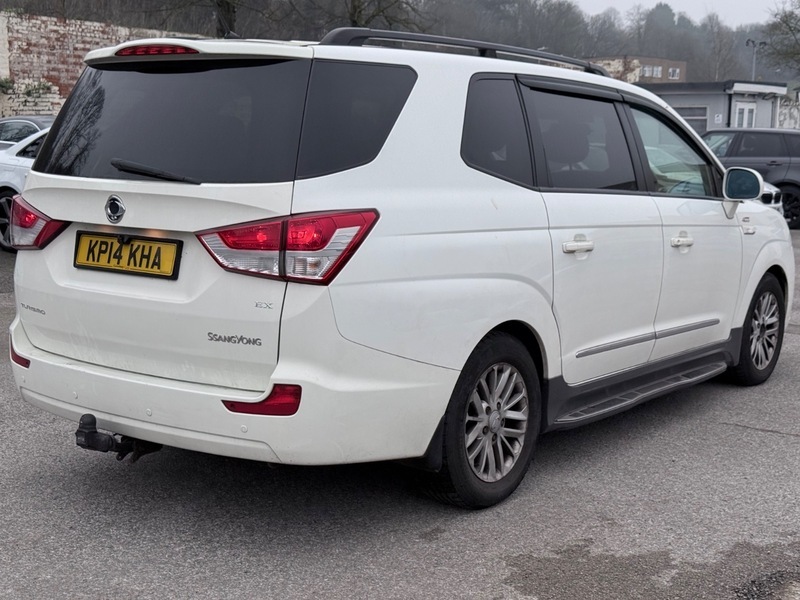 SsangYong Rodius 2.0 S 155 Bhp Black #4