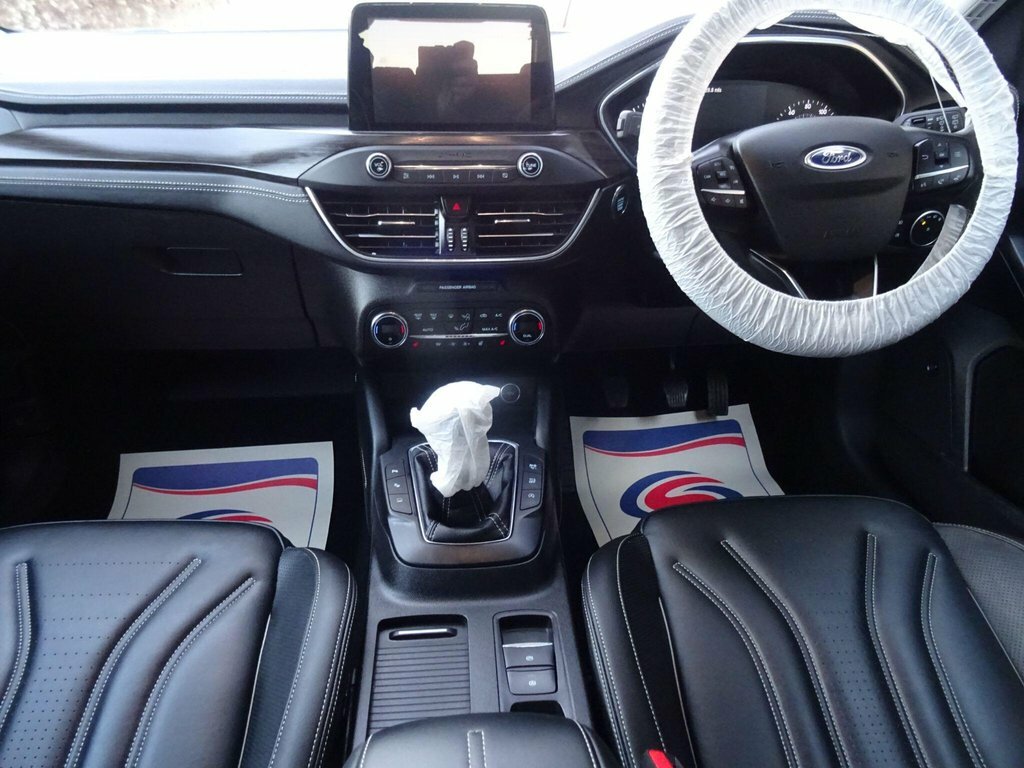 Ford Focus 1L Vignale BD19MVN Silver #2