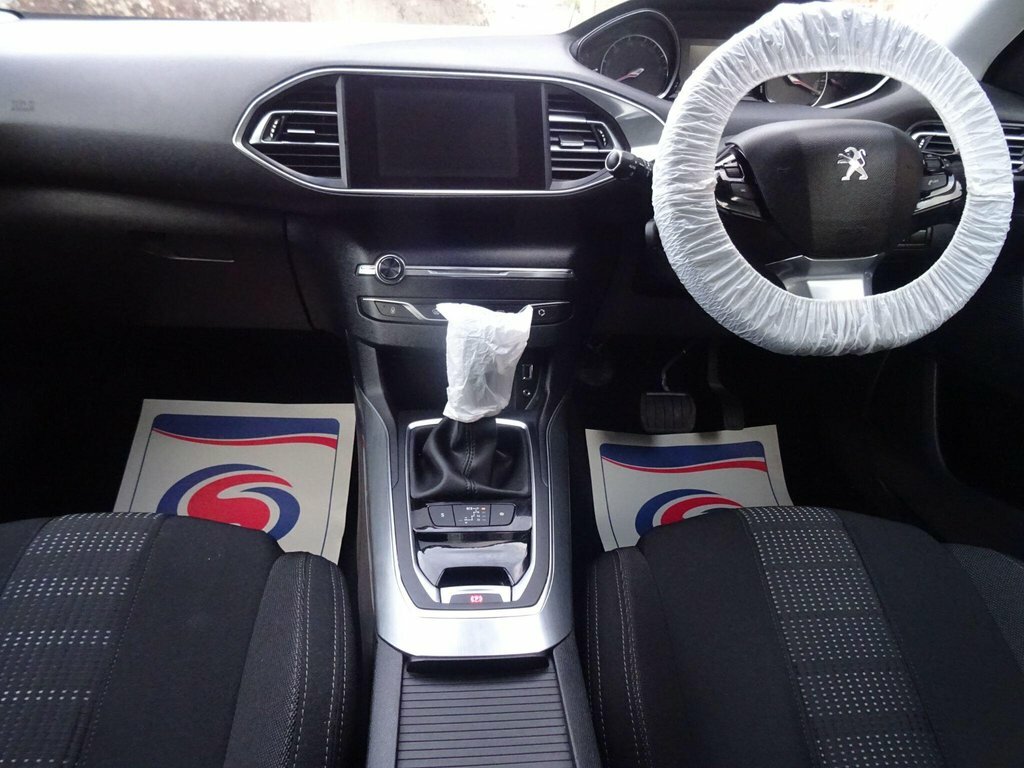 Peugeot 308 1.2L Allure Silver #2
