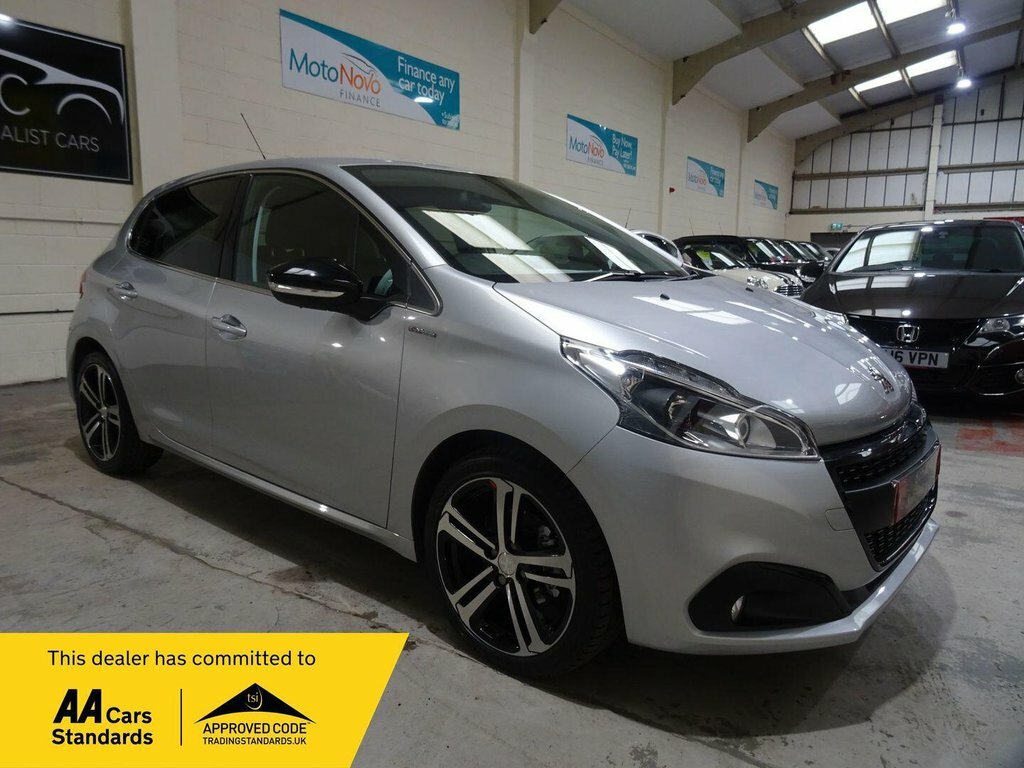 Peugeot 208 1.2L Gt Line Silver