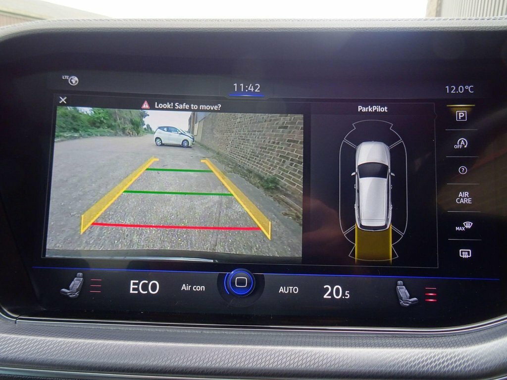 Volkswagen Touareg 3L R-line Tech Plus Black #5
