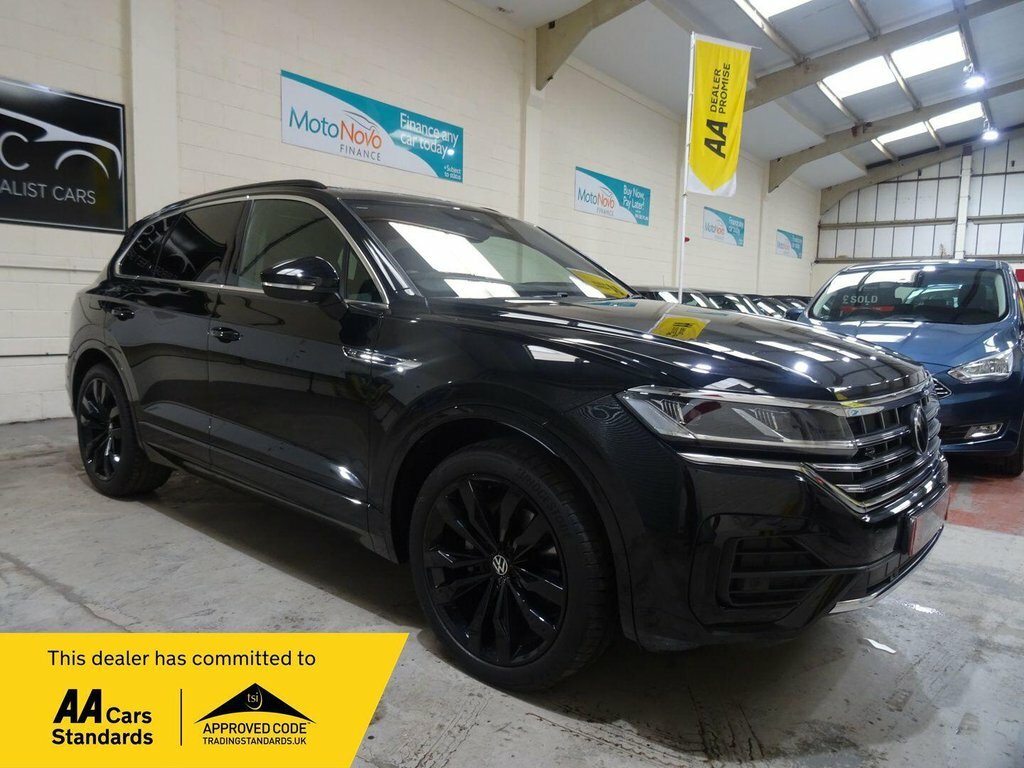 Volkswagen Touareg 3L R-line Tech Plus Black