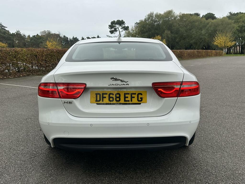 Jaguar XE 2.0D Se Saloon Euro 6 S S 163 P DF68EFG White #6