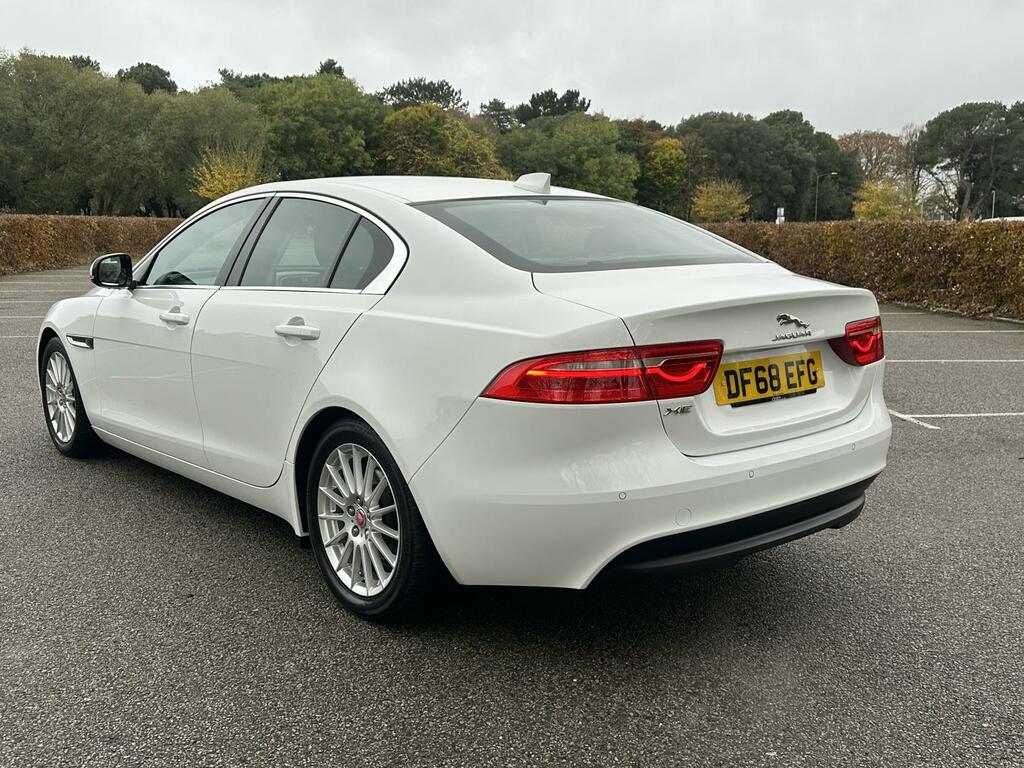 Jaguar XE 2.0D Se Saloon Euro 6 S S 163 P DF68EFG White #5