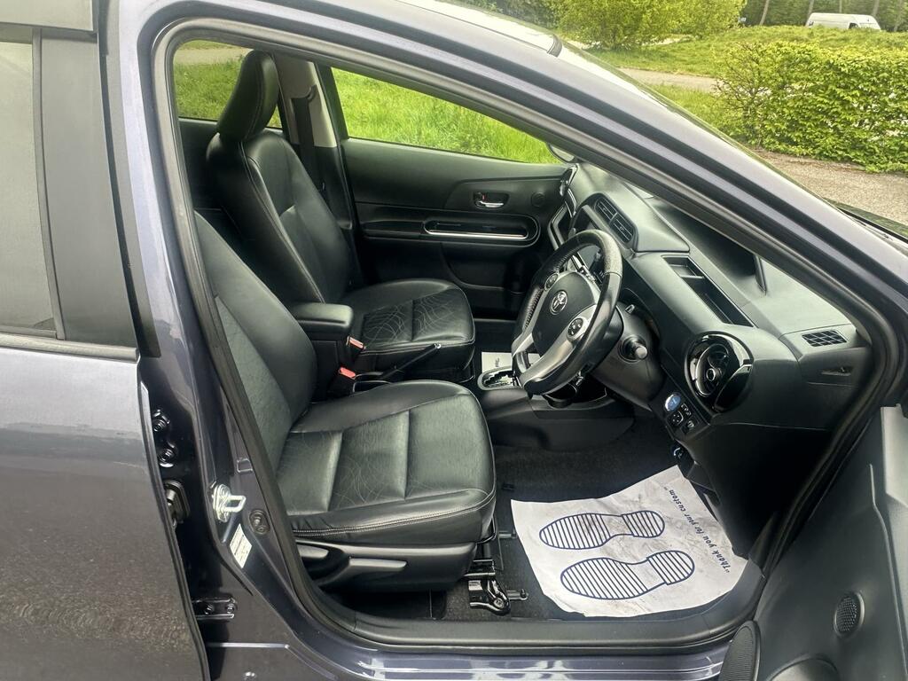 Toyota Aqua 1.5 2015 Toyota Aqua 1.5 Gs Sport Edition Black #6