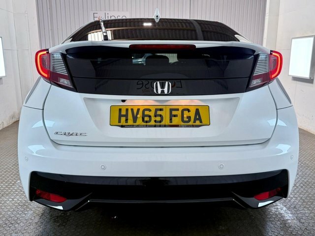 Honda Civic 2015 1.8 I-vtec Sport Hatchback White #5