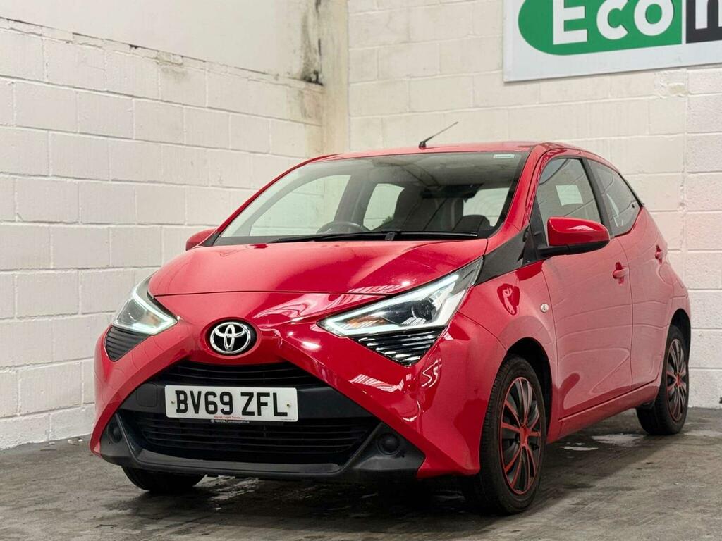 Toyota Aygo 1.0 Vvt-i X-play X-shift Euro 6 BV69ZFL Red #3