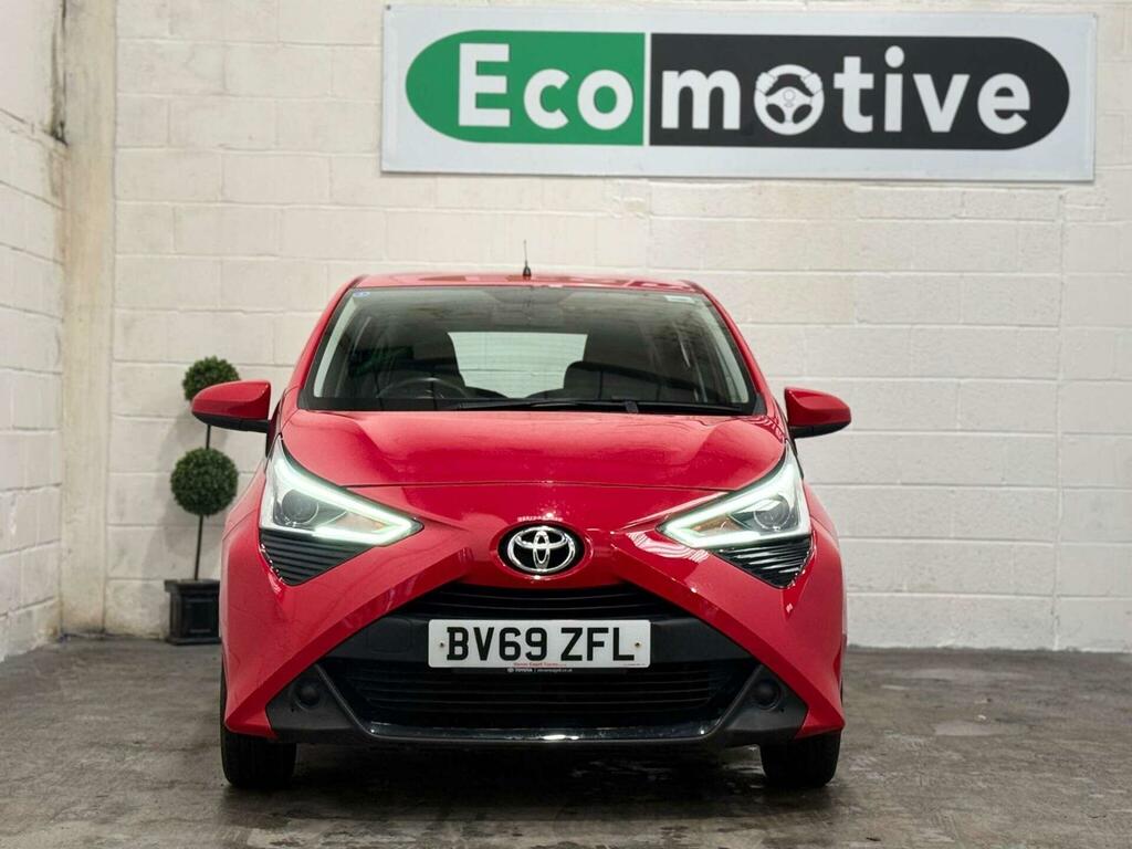 Toyota Aygo 1.0 Vvt-i X-play X-shift Euro 6 BV69ZFL Red #2
