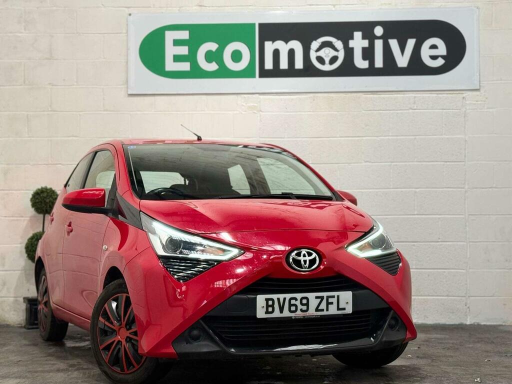 Toyota Aygo 1.0 Vvt-i X-play X-shift Euro 6 Red