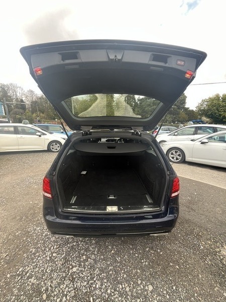 Mercedes-Benz E Class E220 Bluetec Amg Night P14TUB Blue #3