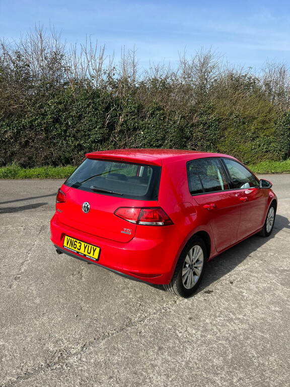 Volkswagen Golf 1.6 Tdi 105 Se VN63YUY Red #4