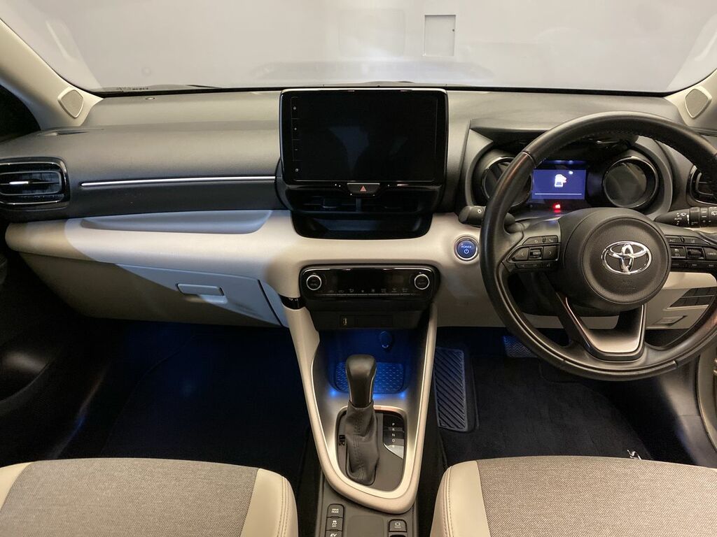 Toyota Yaris 1.5 Vvt-h Excel Nq URZ4148 #5