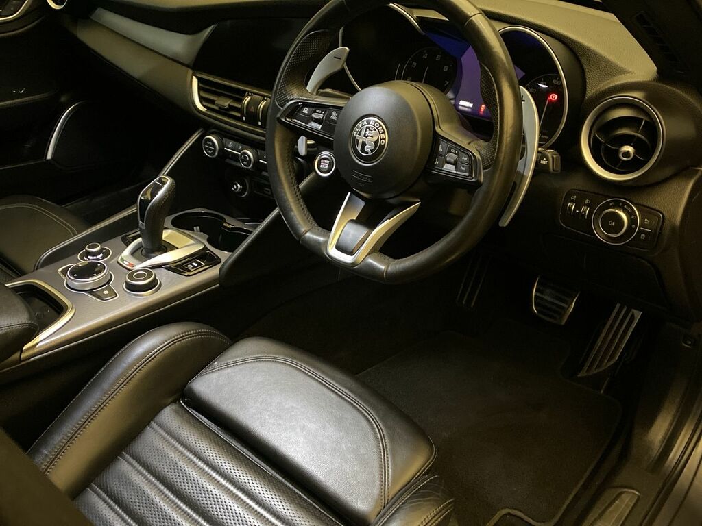 Alfa Romeo Giulia 2.0T 280 Bhp Veloce NX22HCV  #4