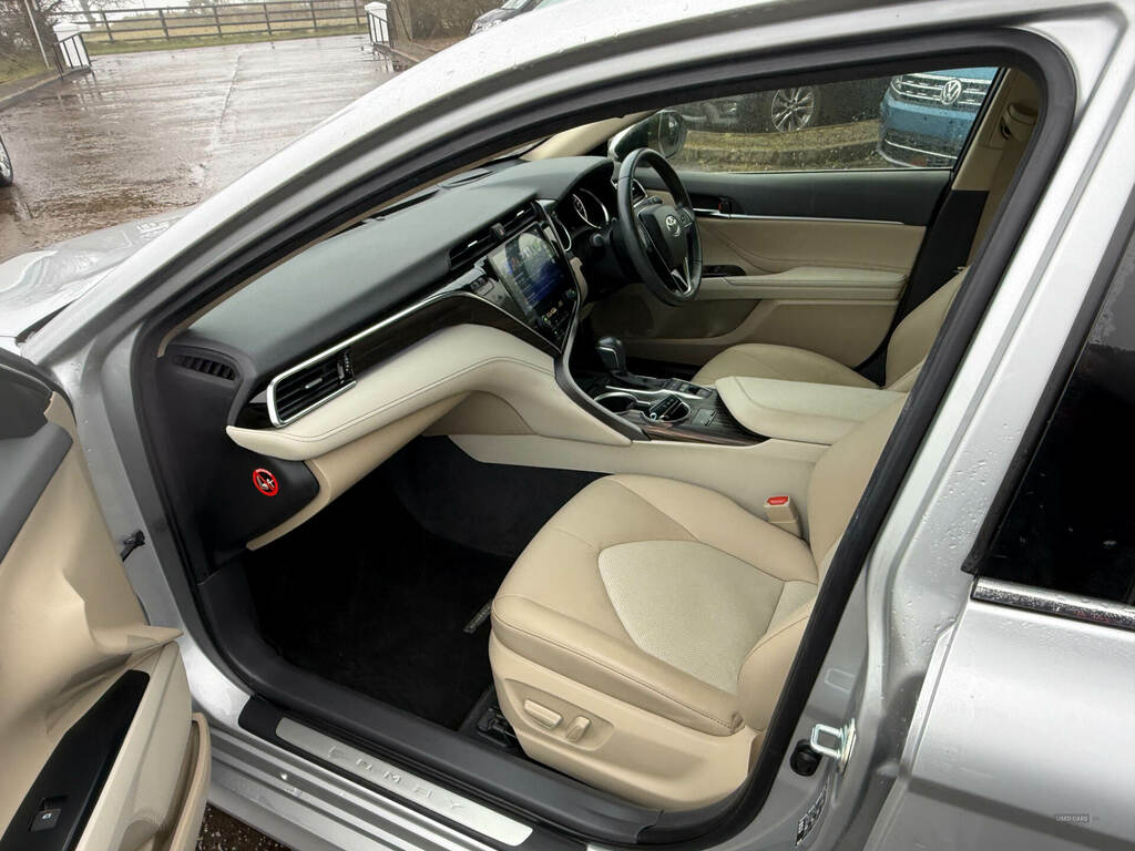 Toyota Camry 2.5 Vvt-h Excel Cvt Euro 6 S S Silver #5
