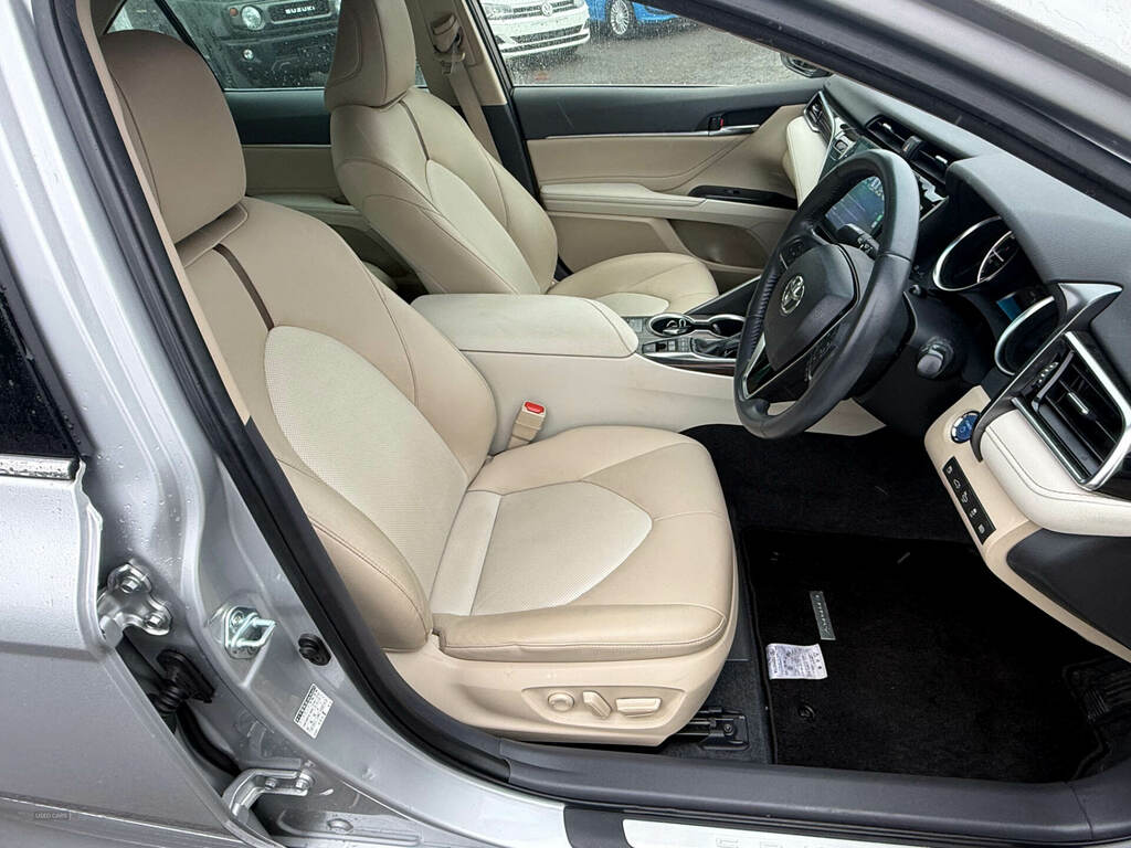 Toyota Camry 2.5 Vvt-h Design Hybrid Eu6 215Bhp Black #13
