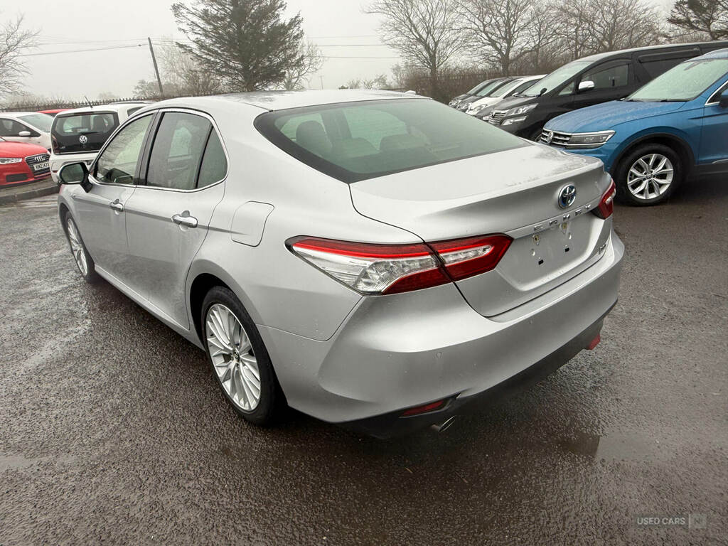 Toyota Camry 2.5 Vvt-h Design Hybrid Eu6 215Bhp Black #7