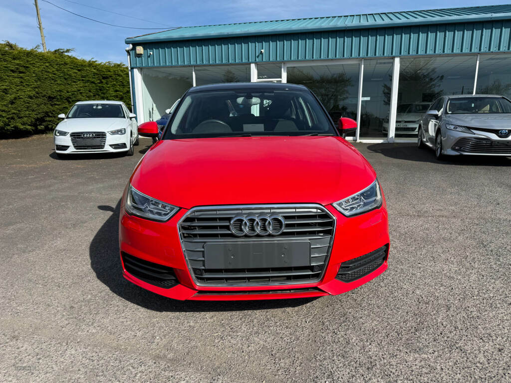 Audi A1 1.0 Tfsi Sport S-tronic Red #2