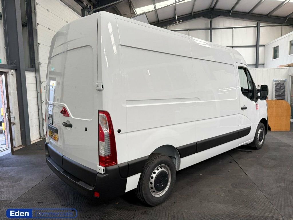 Renault Master 2L Advance White #3