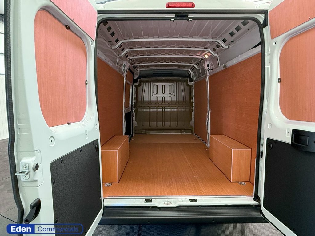 Peugeot Boxer 2L Professional White #4