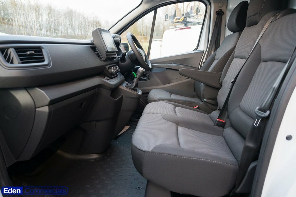Renault Trafic 2L Advance YF75OKB White #5