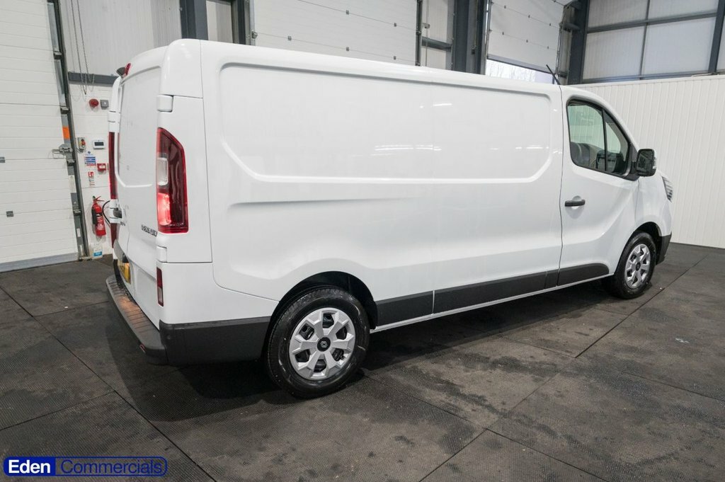 Renault Trafic 2L Advance YF75OKB White #4