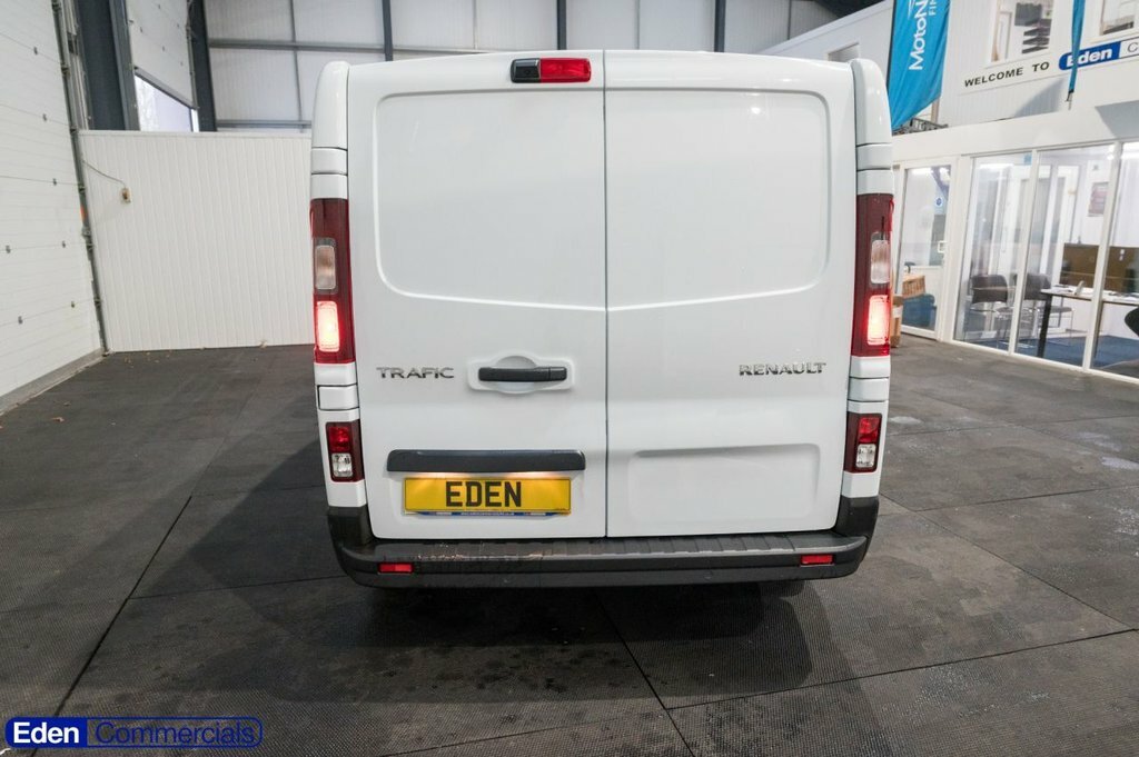 Renault Trafic 2L Advance YF75OKB White #6