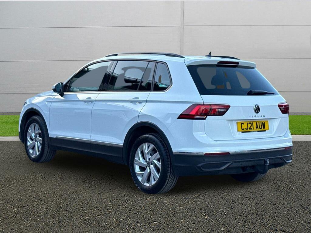 Volkswagen Tiguan Life CJ21AUW White #5